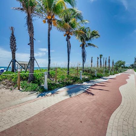 Castle Beach Suites By Vacation Media Miami Beach Exterior foto